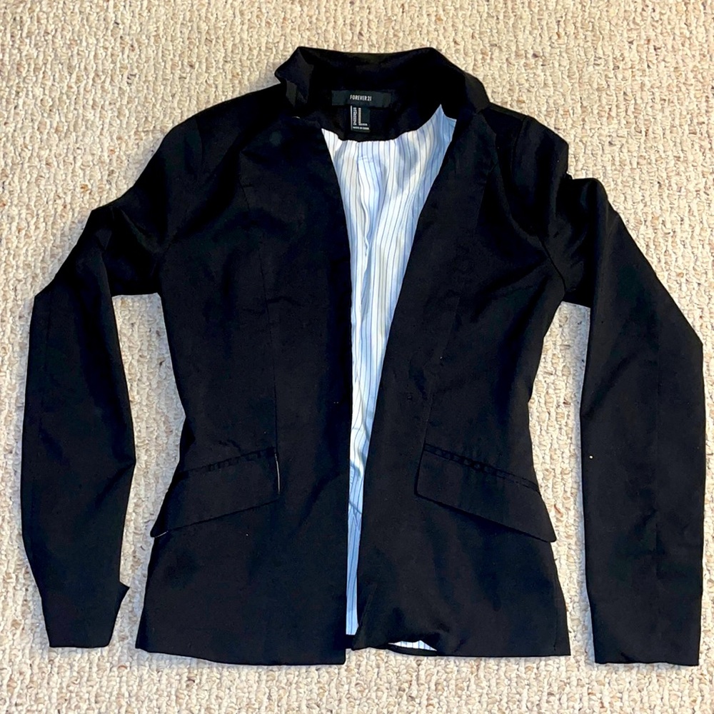 Forever 21 size M black blazer
